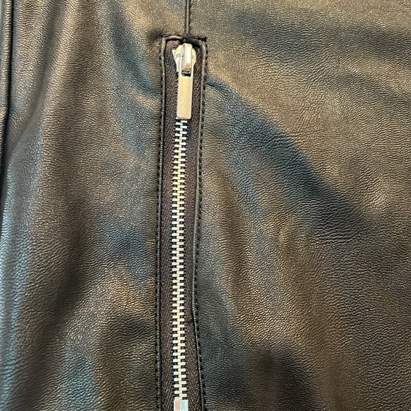 H&M faux leather pants - Picture 2 of 5
